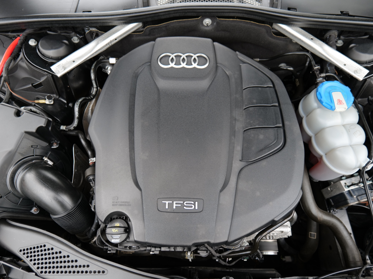 Audi A4 2.0 TFSI Auto Premium Plus quattro AWD 2018 Audi A4 2.0 TFSI Auto Premium Plus quattro AWD 2018