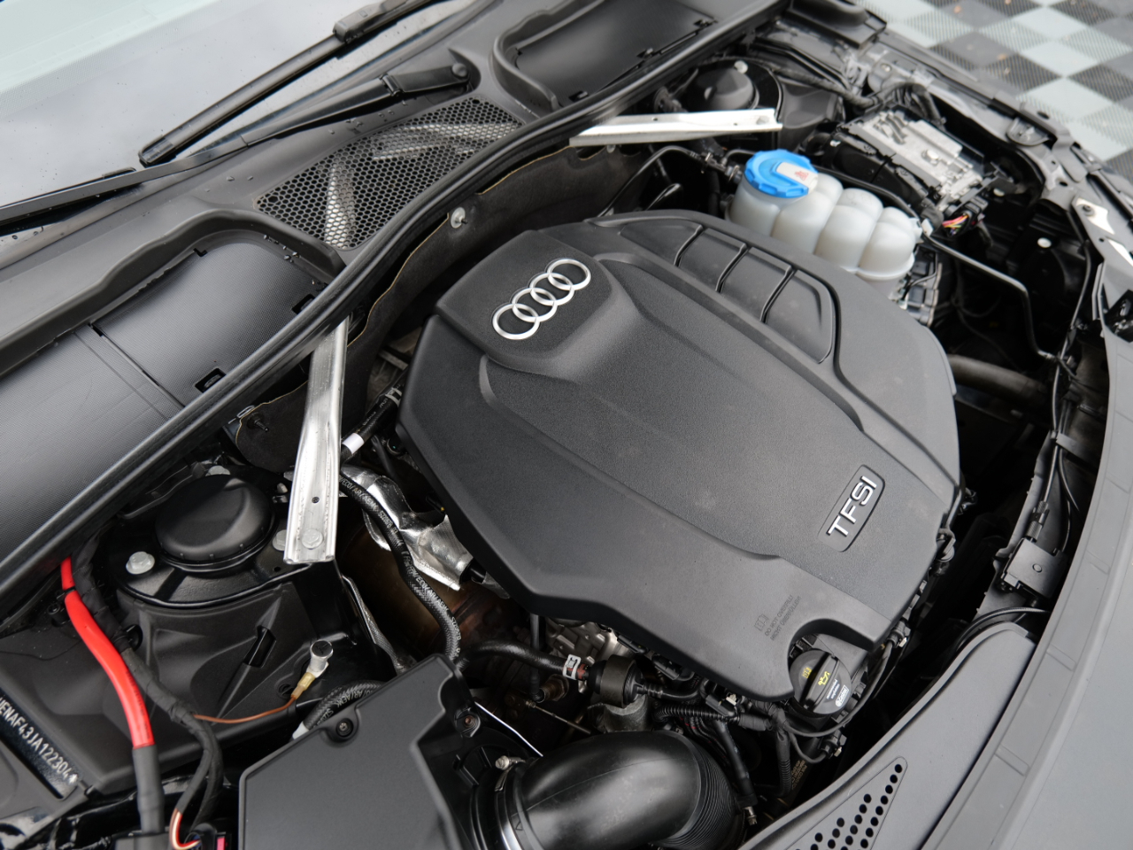 Audi A4 2.0 TFSI Auto Premium Plus quattro AWD 2018 Audi A4 2.0 TFSI Auto Premium Plus quattro AWD 2018