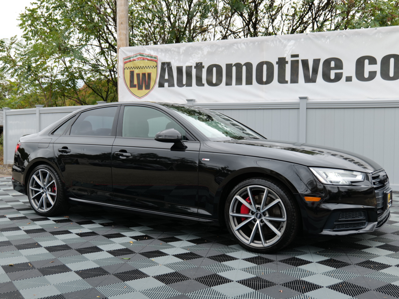 Audi A4 2.0 TFSI Auto Premium Plus quattro AWD 2018 Audi A4 2.0 TFSI Auto Premium Plus quattro AWD 2018