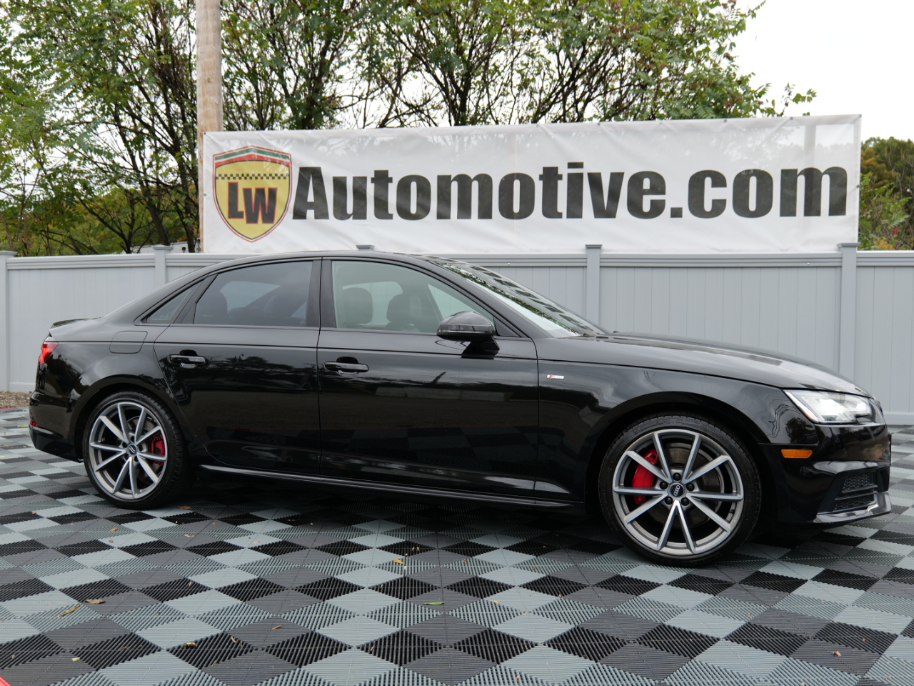 Audi A4 2.0 TFSI Auto Premium Plus quattro AWD 2018 Audi A4 2.0 TFSI Auto Premium Plus quattro AWD 2018