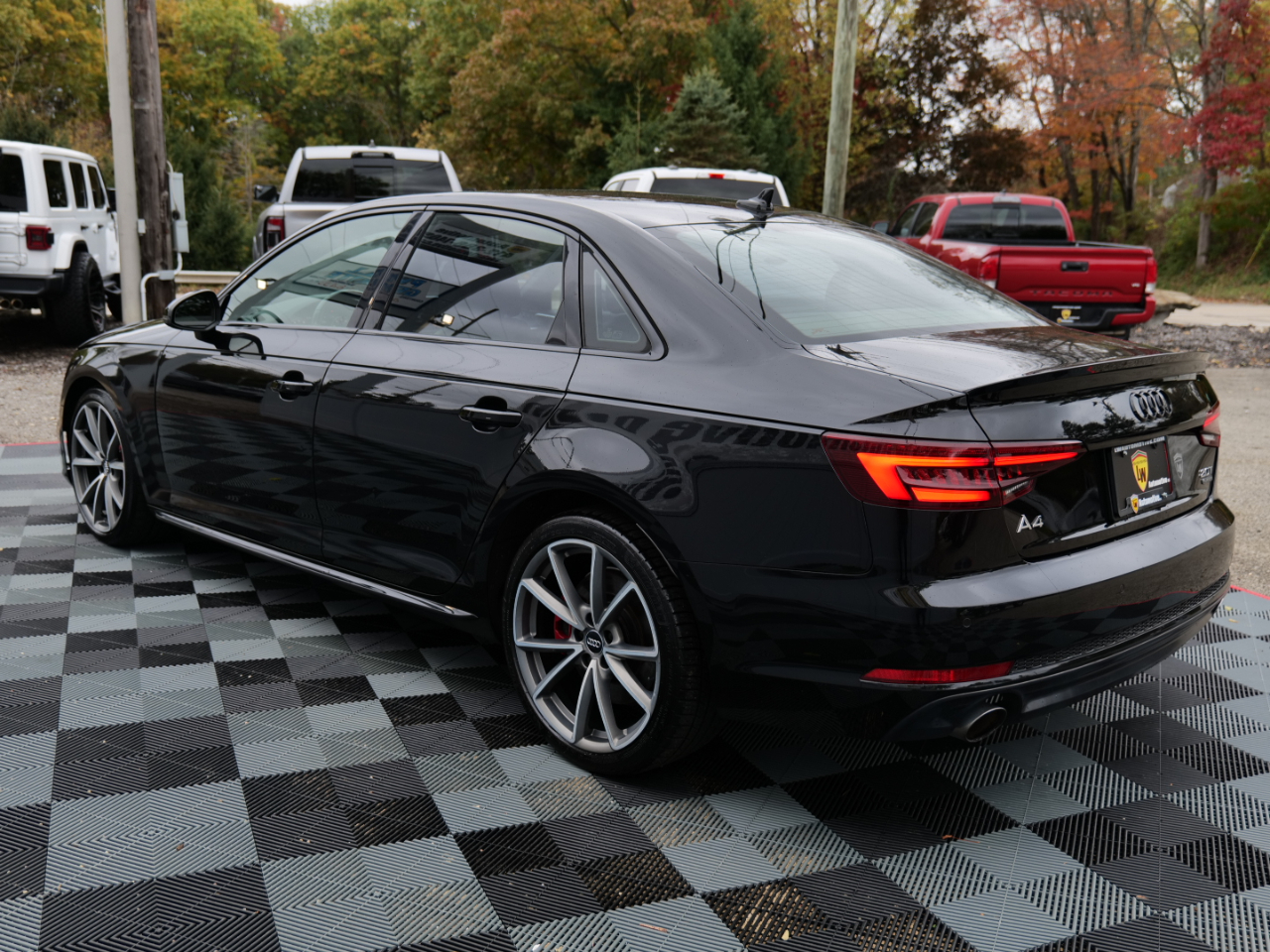 Audi A4 2.0 TFSI Auto Premium Plus quattro AWD 2018 Audi A4 2.0 TFSI Auto Premium Plus quattro AWD 2018