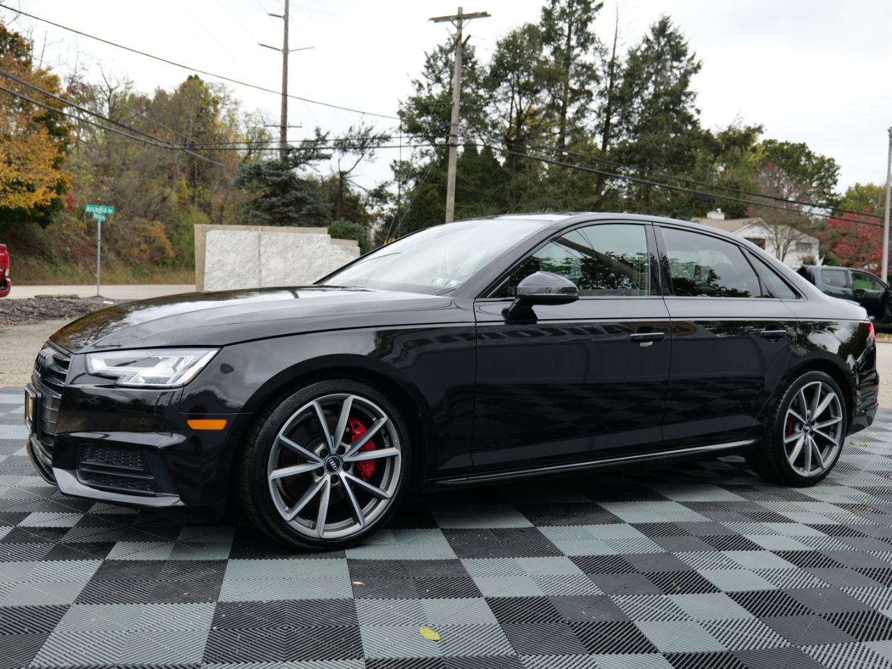 Audi A4 2.0 TFSI Auto Premium Plus quattro AWD 2018 Audi A4 2.0 TFSI Auto Premium Plus quattro AWD 2018