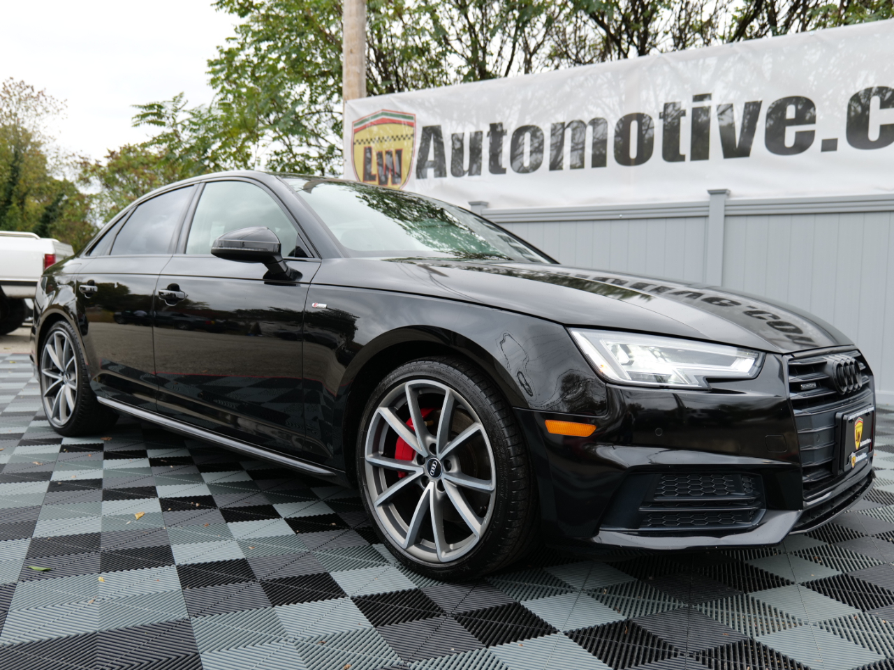 Audi A4 2.0 TFSI Auto Premium Plus quattro AWD 2018 Audi A4 2.0 TFSI Auto Premium Plus quattro AWD 2018
