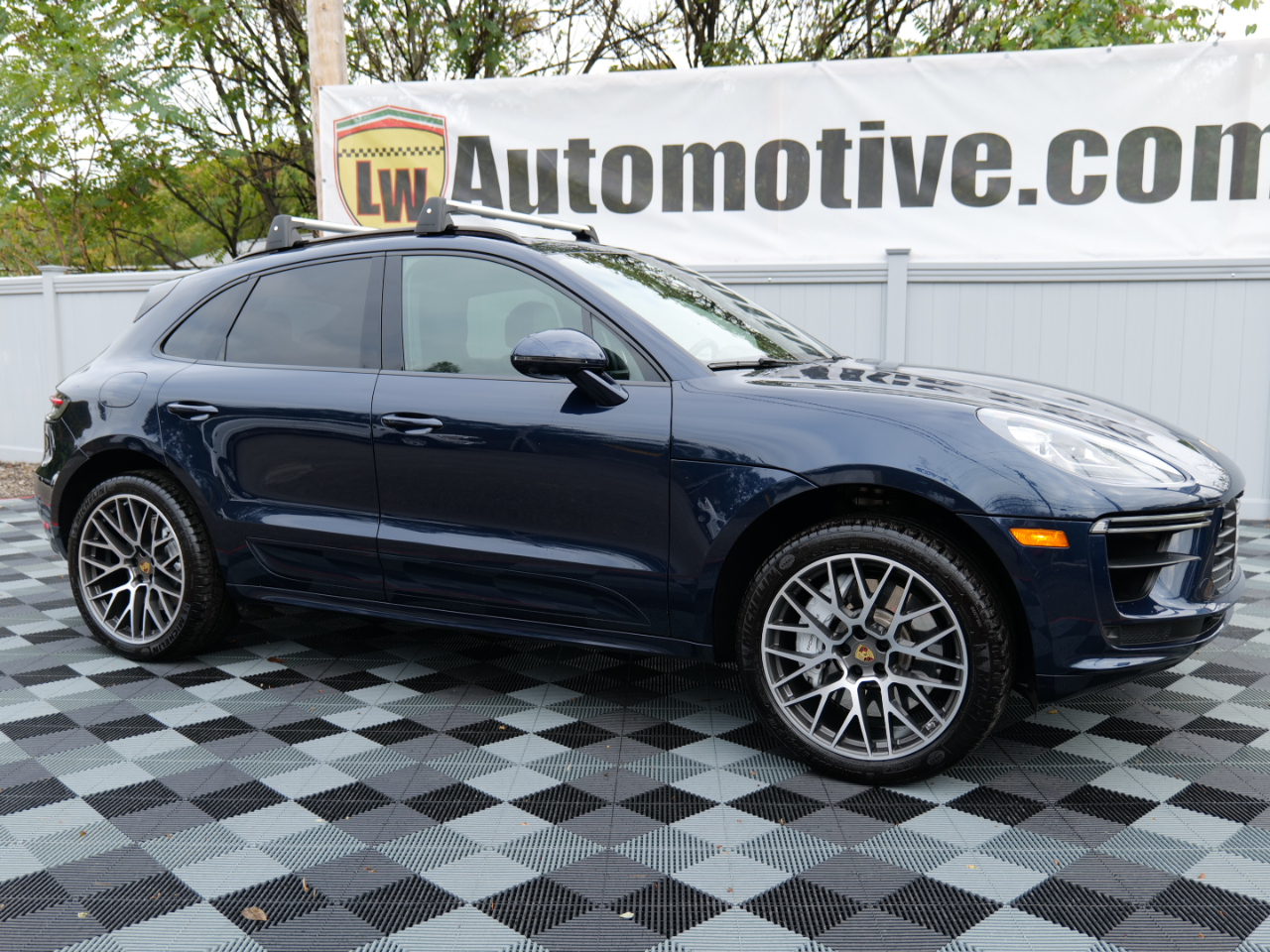 Porsche Macan Turbo AWD 2020 Porsche Macan Turbo AWD 2020