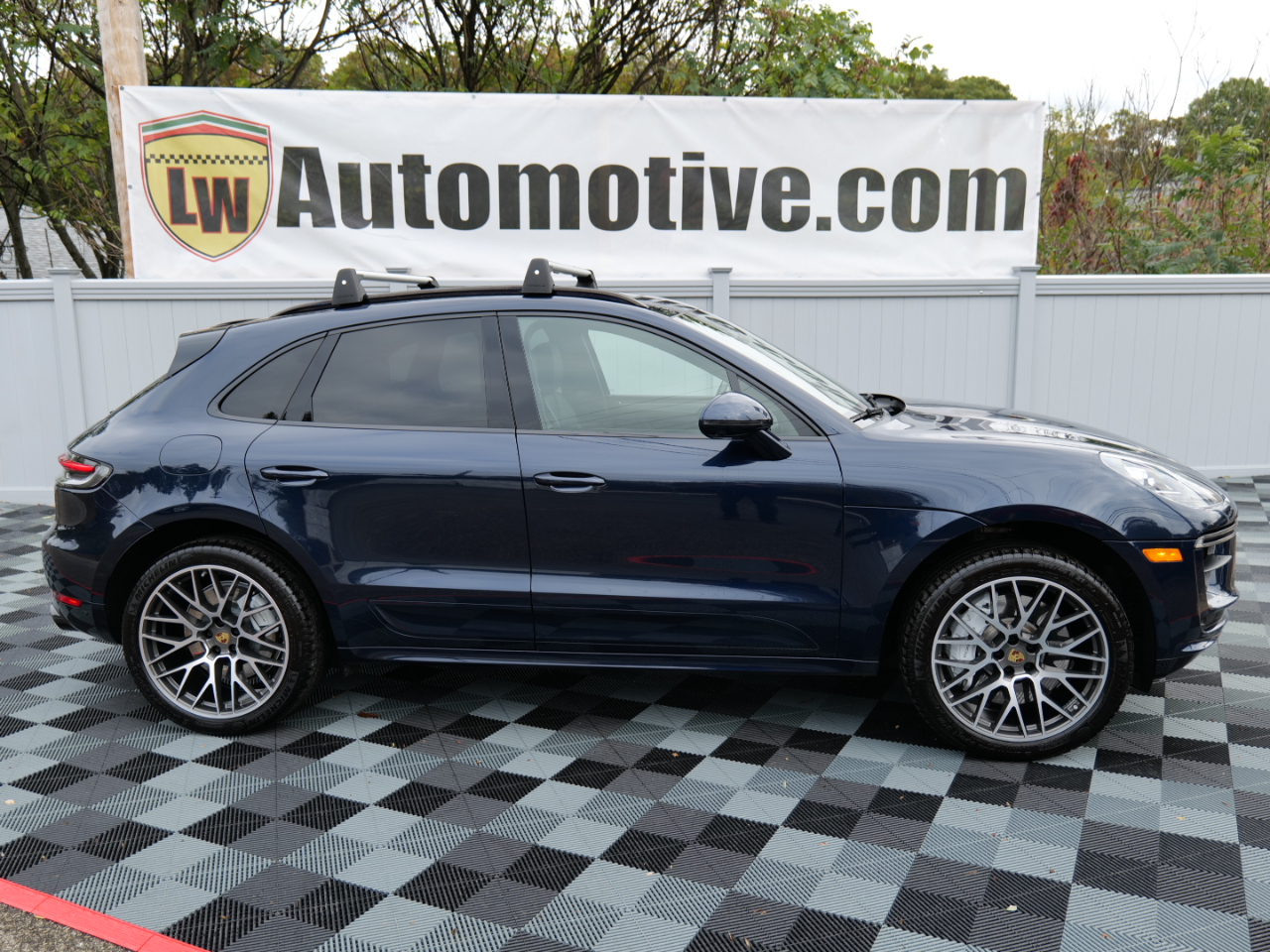 Porsche Macan Turbo AWD 2020 Porsche Macan Turbo AWD 2020