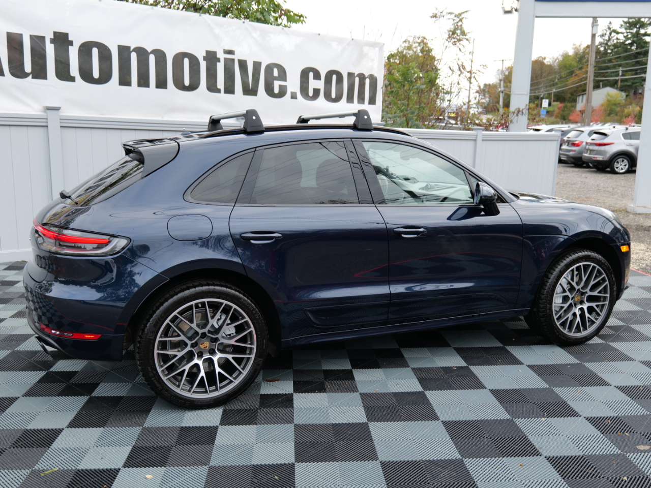 Porsche Macan Turbo AWD 2020 Porsche Macan Turbo AWD 2020