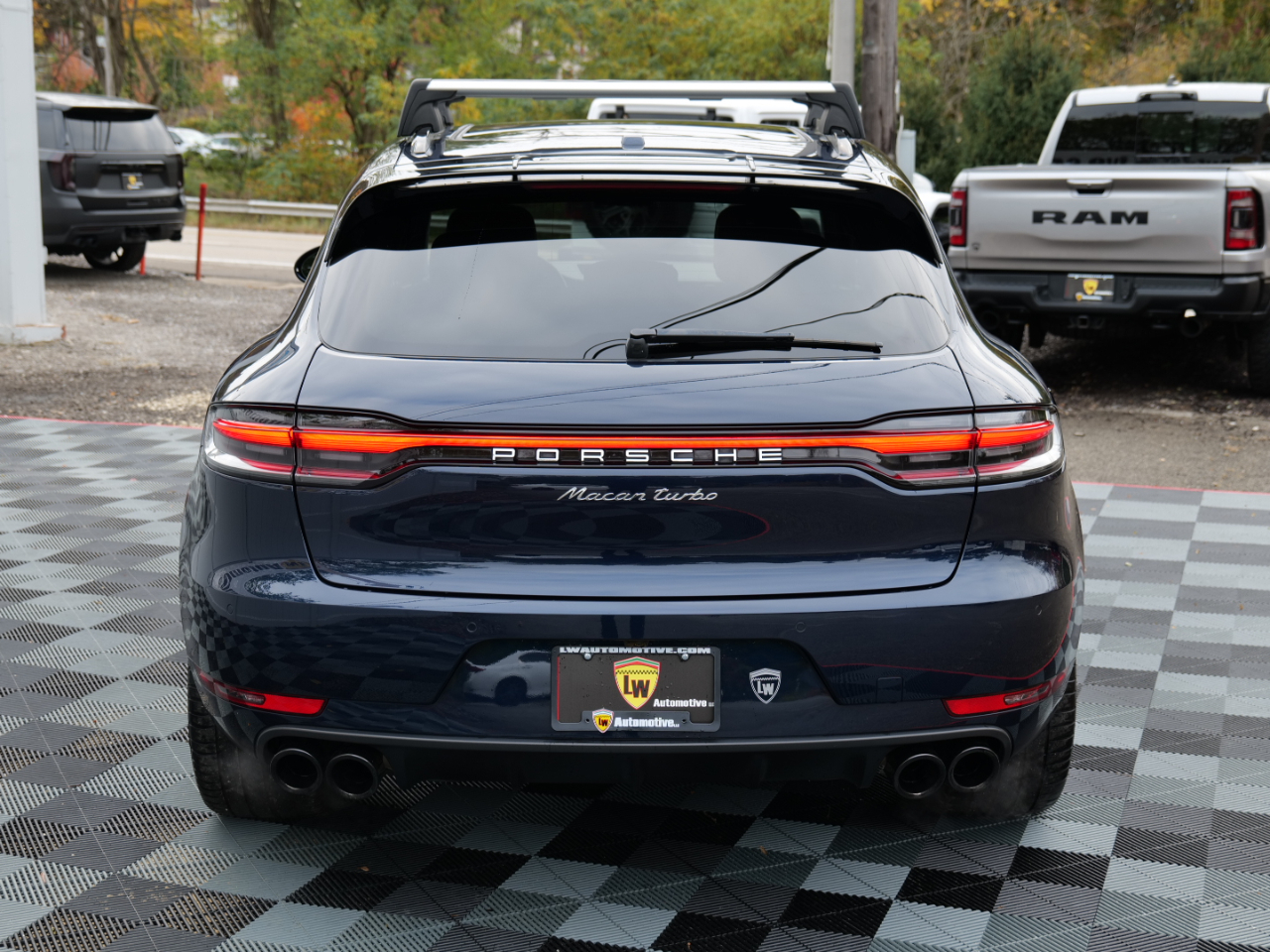 Porsche Macan Turbo AWD 2020 Porsche Macan Turbo AWD 2020
