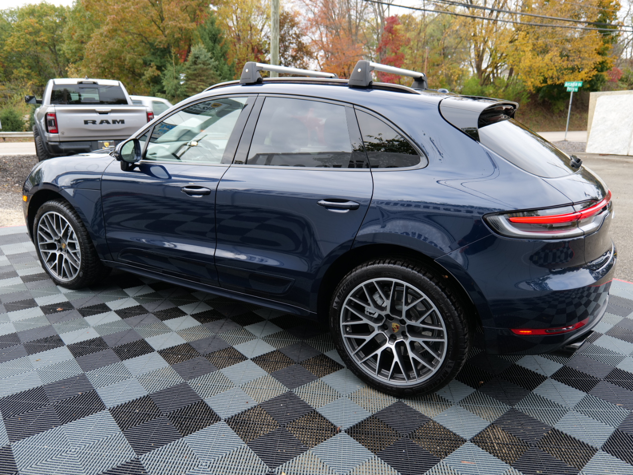 Porsche Macan Turbo AWD 2020 Porsche Macan Turbo AWD 2020