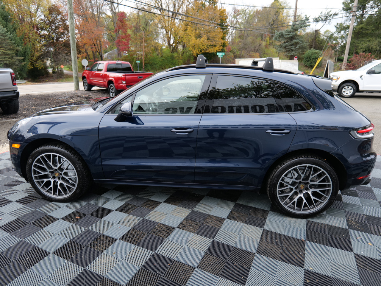 Porsche Macan Turbo AWD 2020 Porsche Macan Turbo AWD 2020