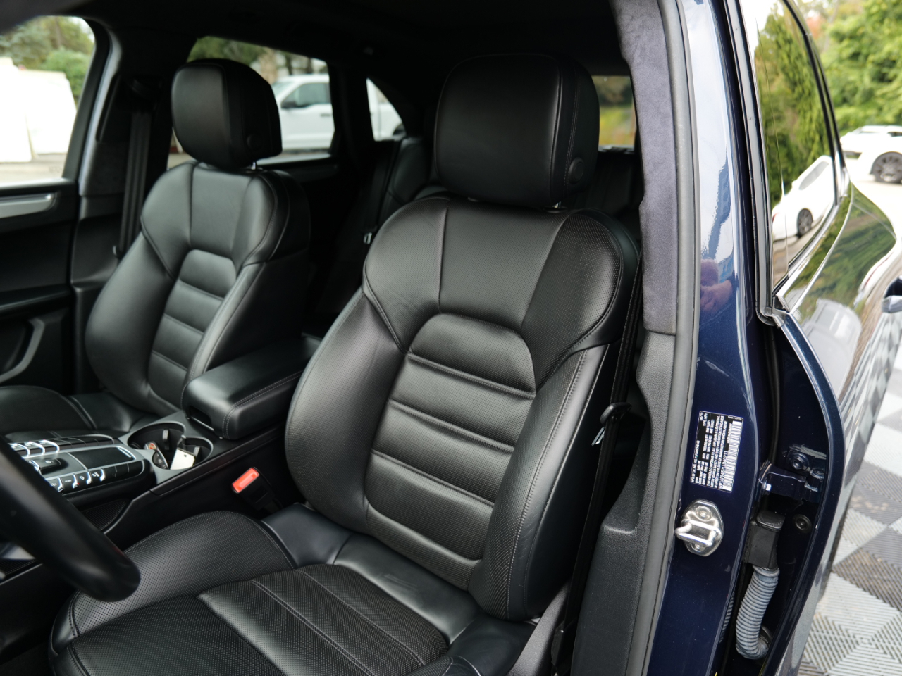 Porsche Macan Turbo AWD 2020 Porsche Macan Turbo AWD 2020