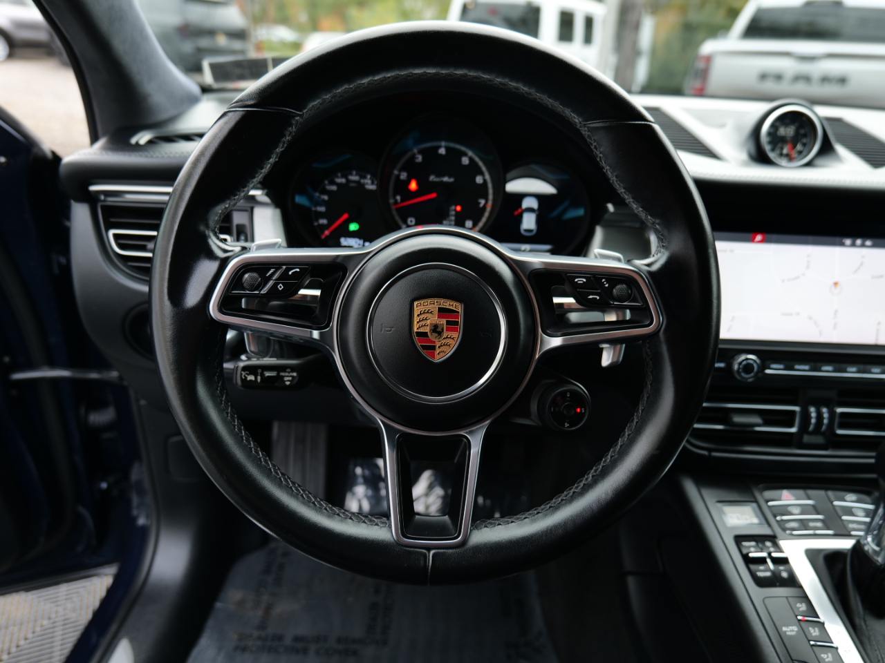 Porsche Macan Turbo AWD 2020 Porsche Macan Turbo AWD 2020