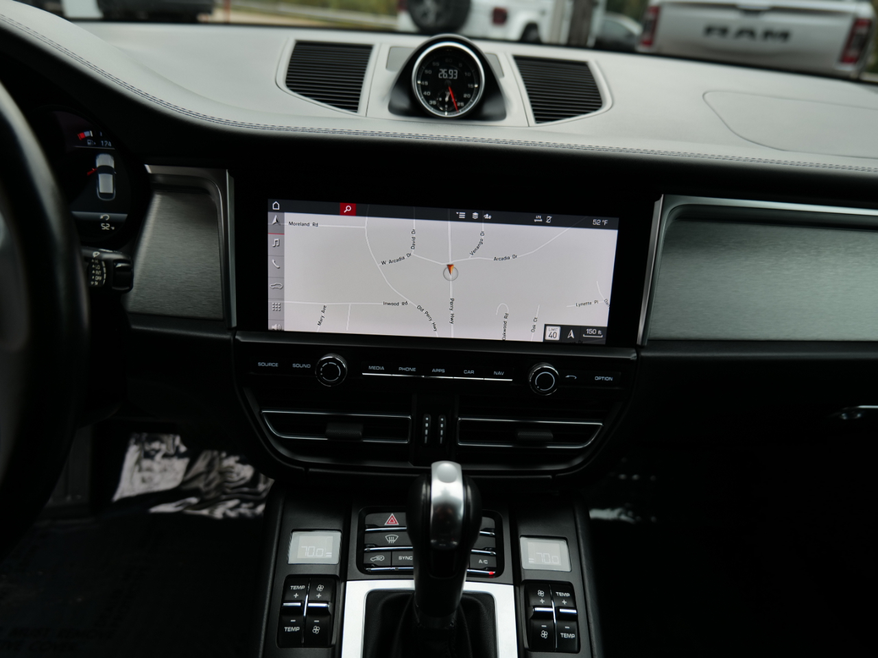 Porsche Macan Turbo AWD 2020 Porsche Macan Turbo AWD 2020