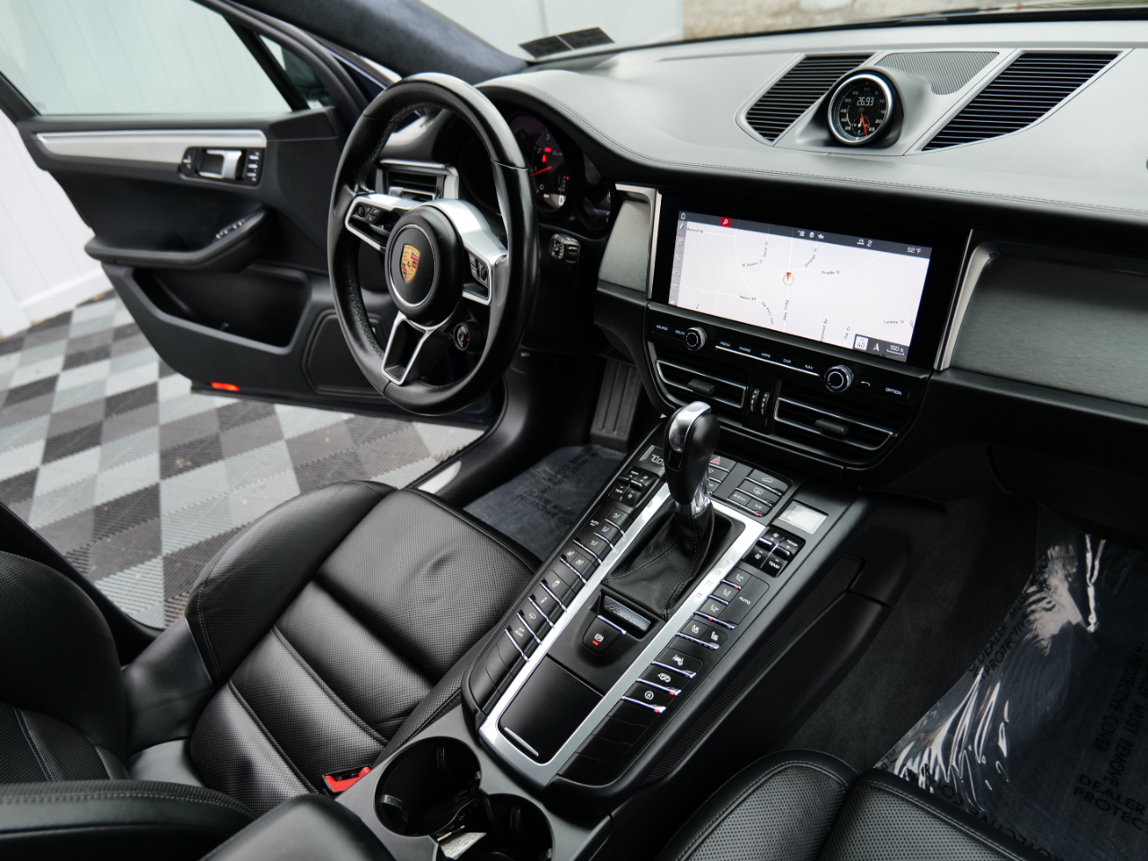 Porsche Macan Turbo AWD 2020 Porsche Macan Turbo AWD 2020