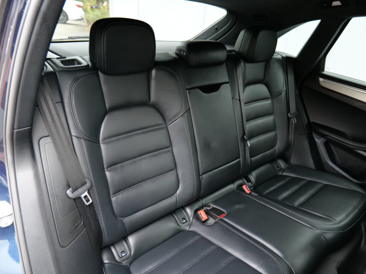 Porsche Macan Turbo AWD 2020 Porsche Macan Turbo AWD 2020