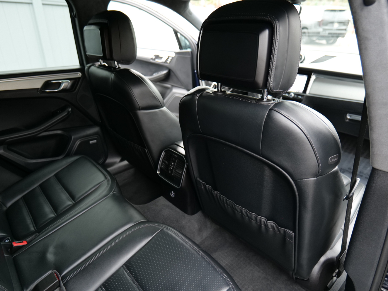 Porsche Macan Turbo AWD 2020 Porsche Macan Turbo AWD 2020
