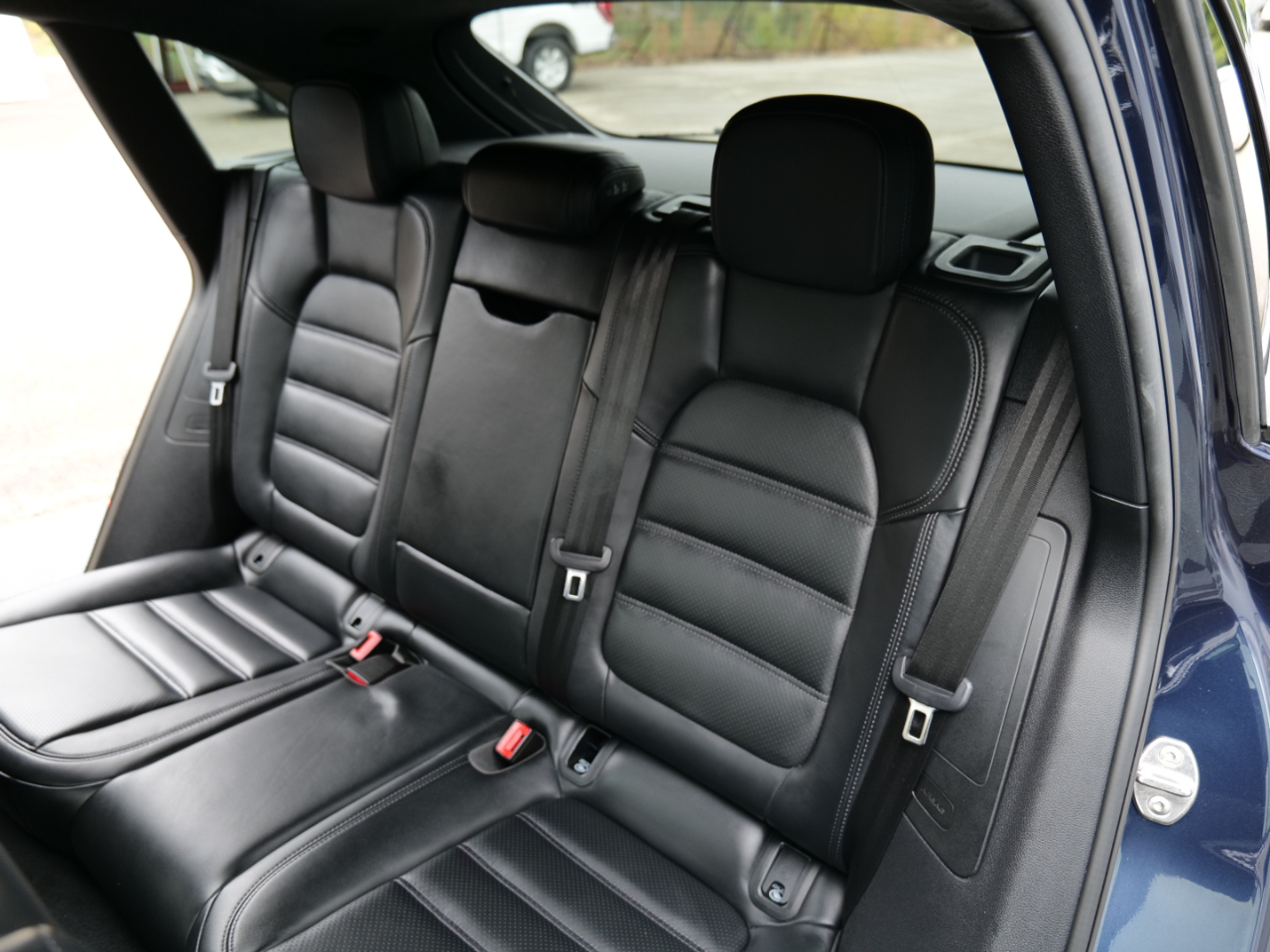 Porsche Macan Turbo AWD 2020 Porsche Macan Turbo AWD 2020