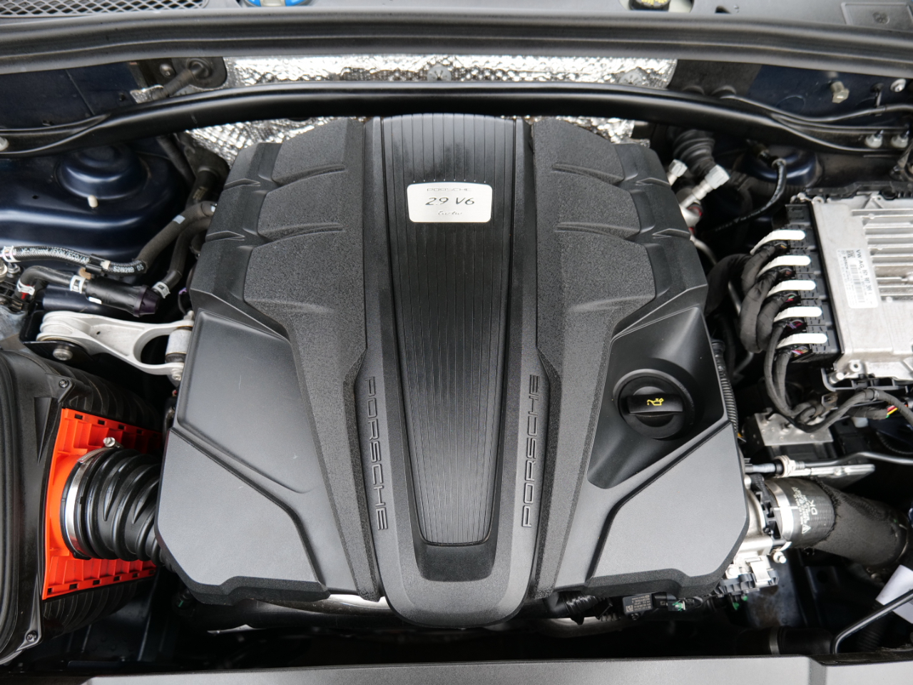 Porsche Macan Turbo AWD 2020 Porsche Macan Turbo AWD 2020