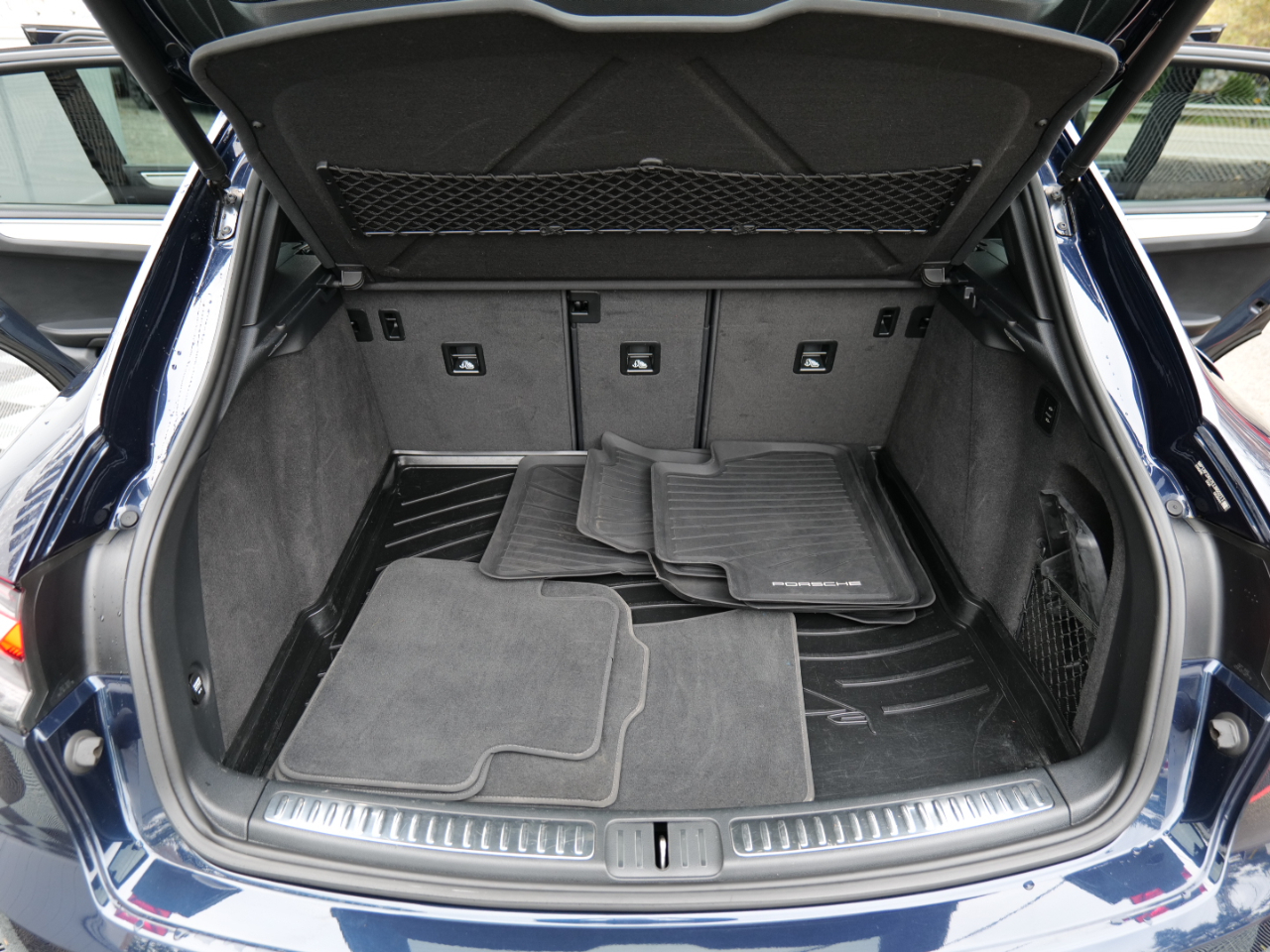 Porsche Macan Turbo AWD 2020 Porsche Macan Turbo AWD 2020