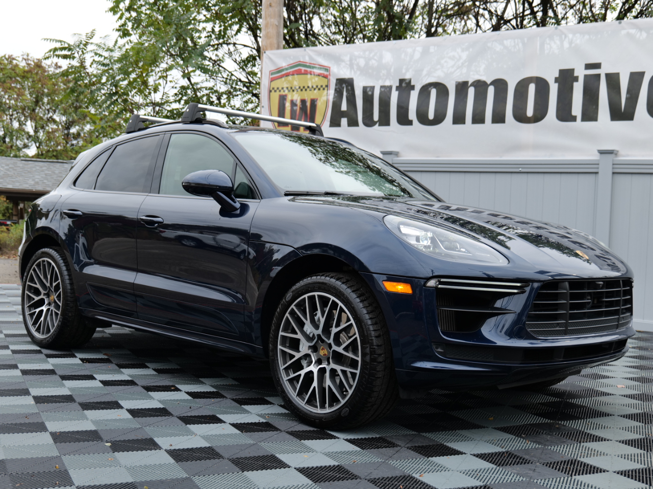Porsche Macan Turbo AWD 2020 Porsche Macan Turbo AWD 2020