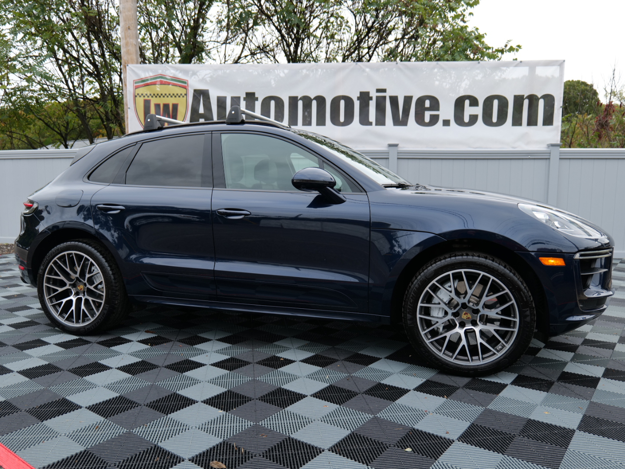 Porsche Macan Turbo AWD 2020 Porsche Macan Turbo AWD 2020