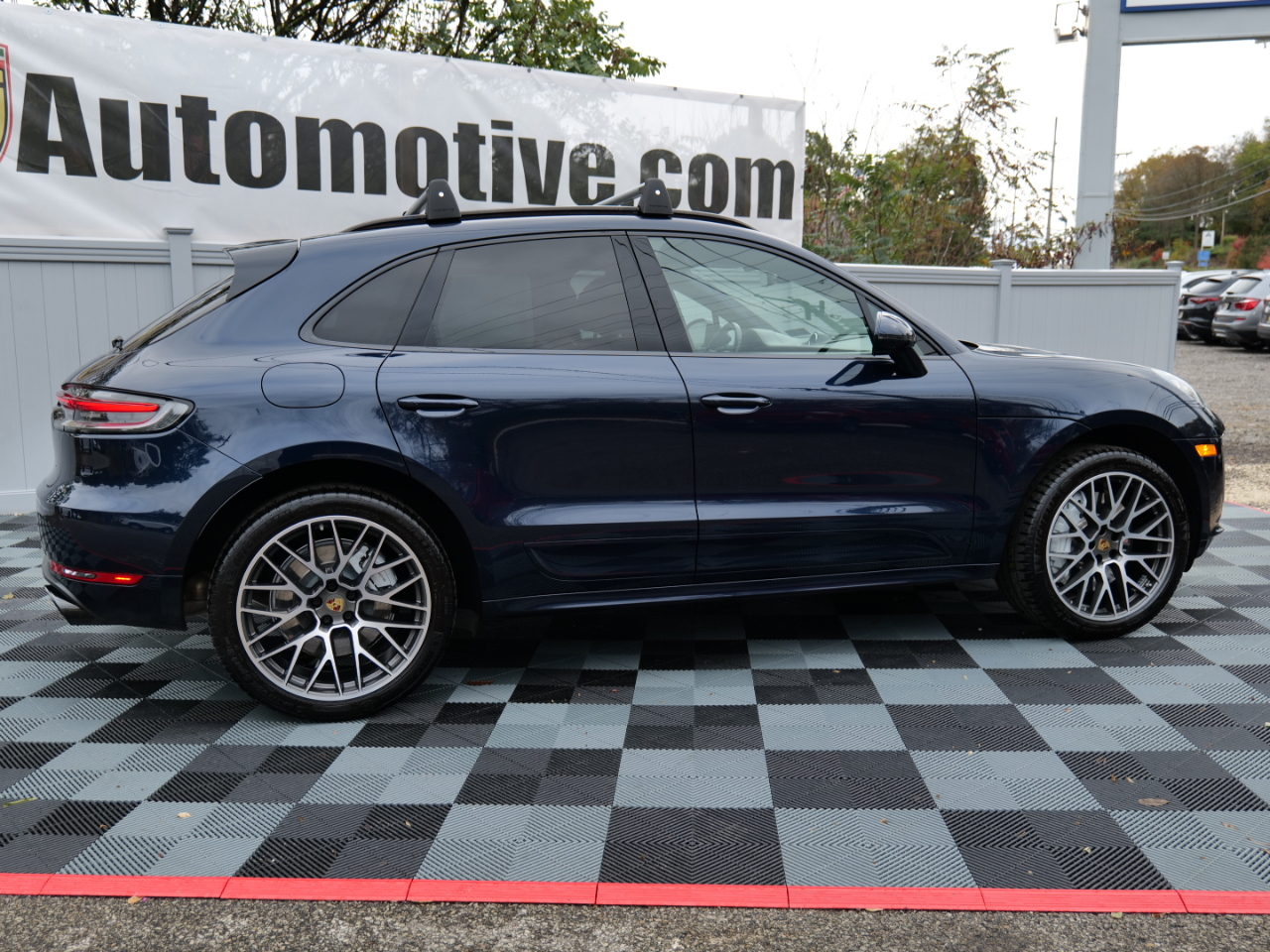 Porsche Macan Turbo AWD 2020 Porsche Macan Turbo AWD 2020