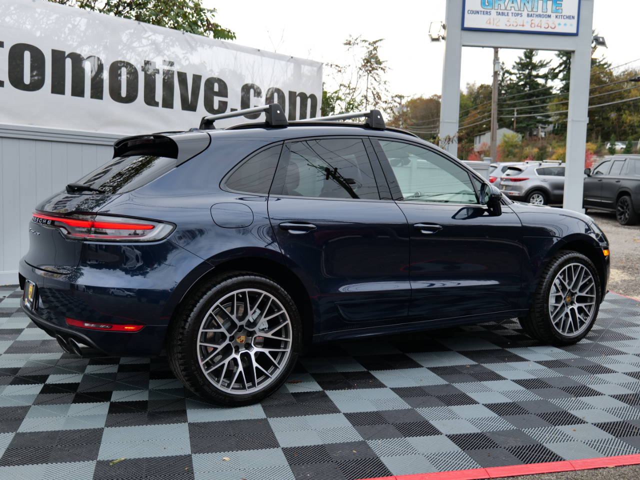 Porsche Macan Turbo AWD 2020 Porsche Macan Turbo AWD 2020