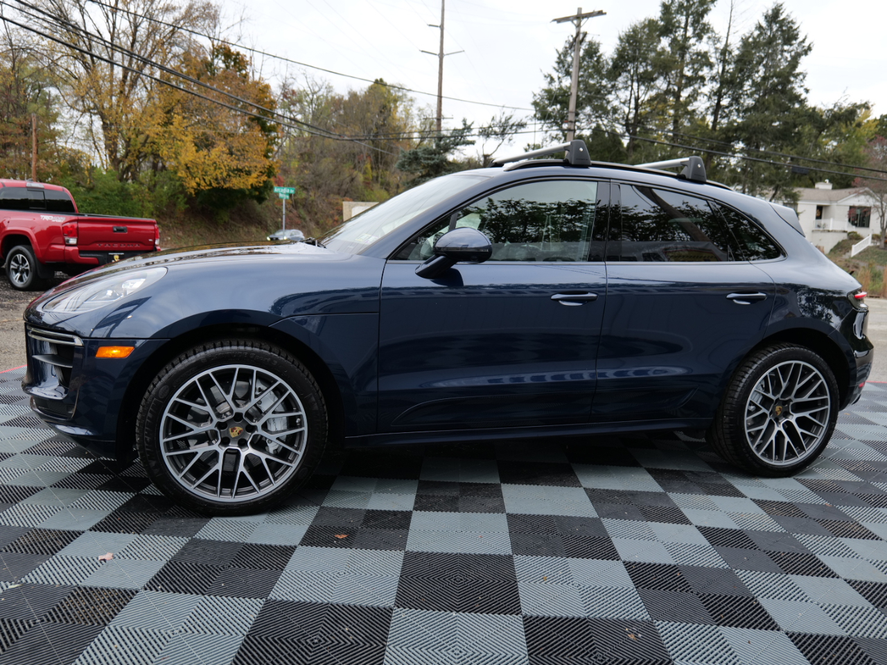 Porsche Macan Turbo AWD 2020 Porsche Macan Turbo AWD 2020