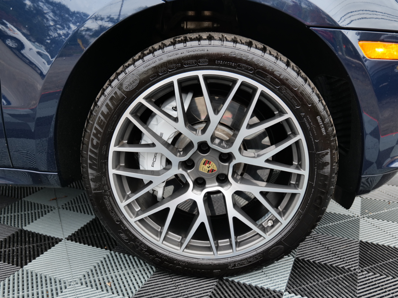 Porsche Macan Turbo AWD 2020 Porsche Macan Turbo AWD 2020