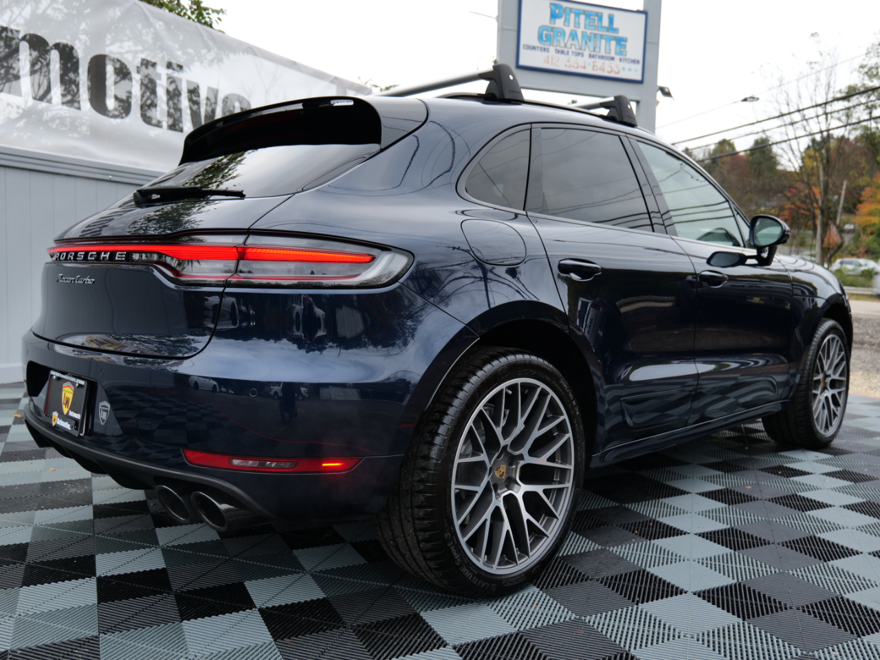 Porsche Macan Turbo AWD 2020 Porsche Macan Turbo AWD 2020