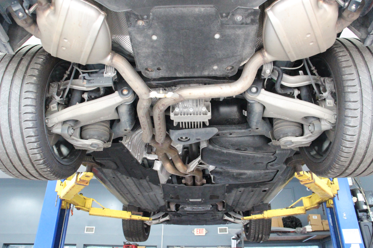 Porsche Macan Turbo AWD 2020 Porsche Macan Turbo AWD 2020