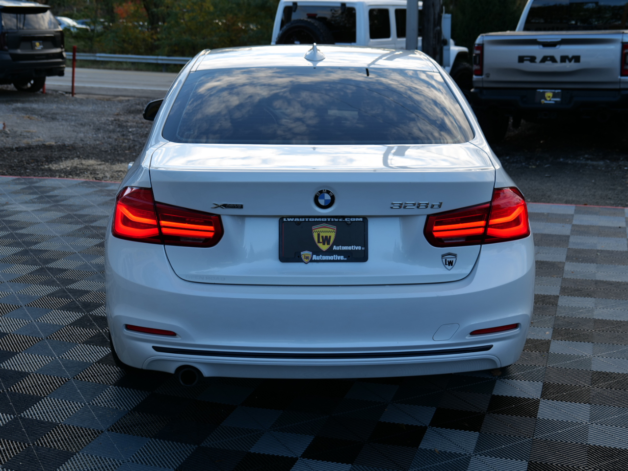 BMW 3 Series 328d xDrive Sedan 2018 BMW 3 Series 328d xDrive Sedan 2018