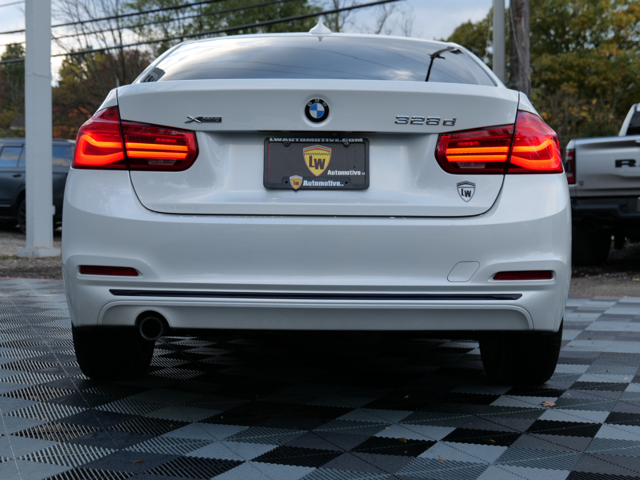 BMW 3 Series 328d xDrive Sedan 2018 BMW 3 Series 328d xDrive Sedan 2018