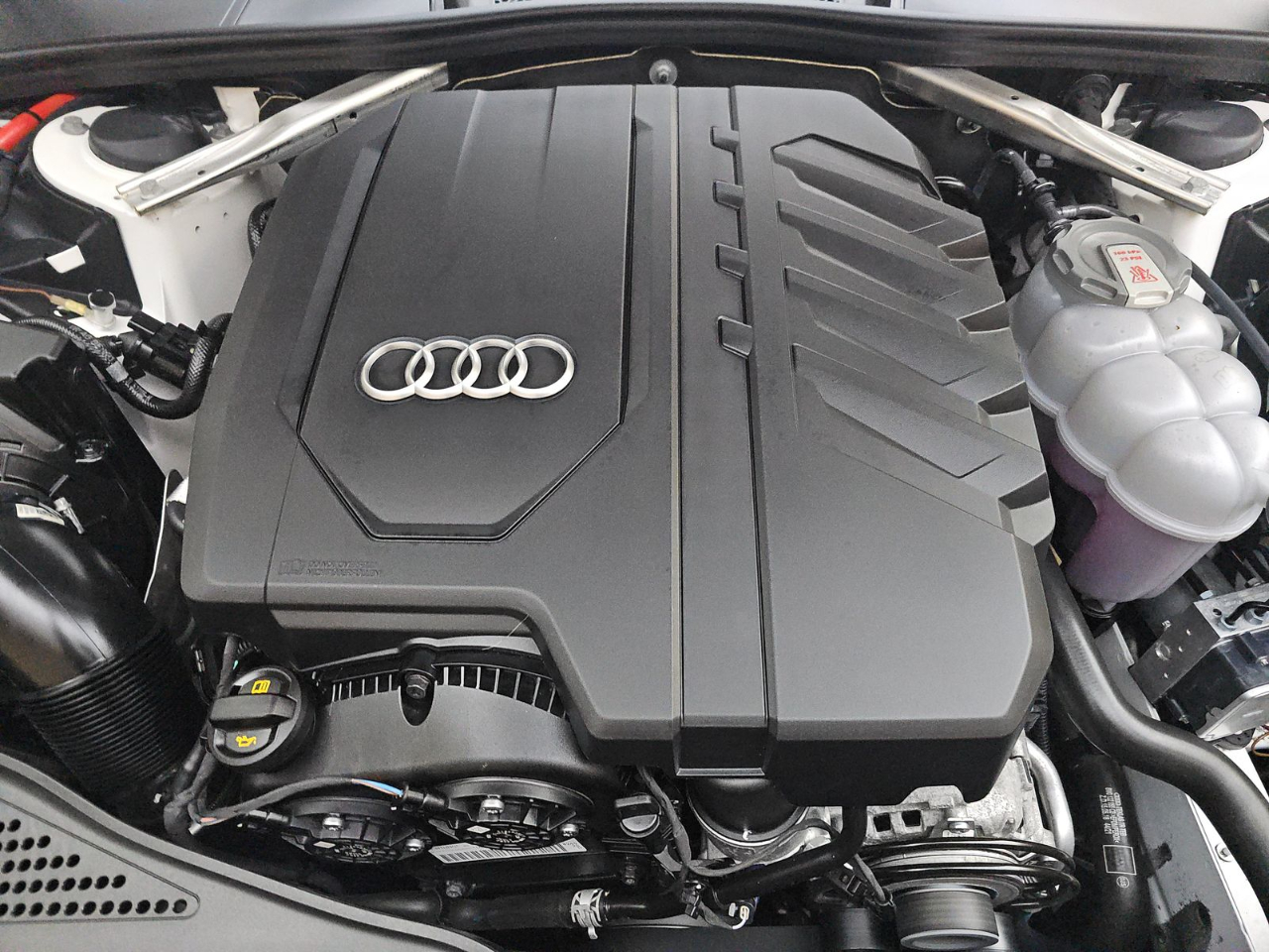 Audi A4 Sedan Premium 40 TFSI quattro 2022 Audi A4 Sedan Premium 40 TFSI quattro 2022