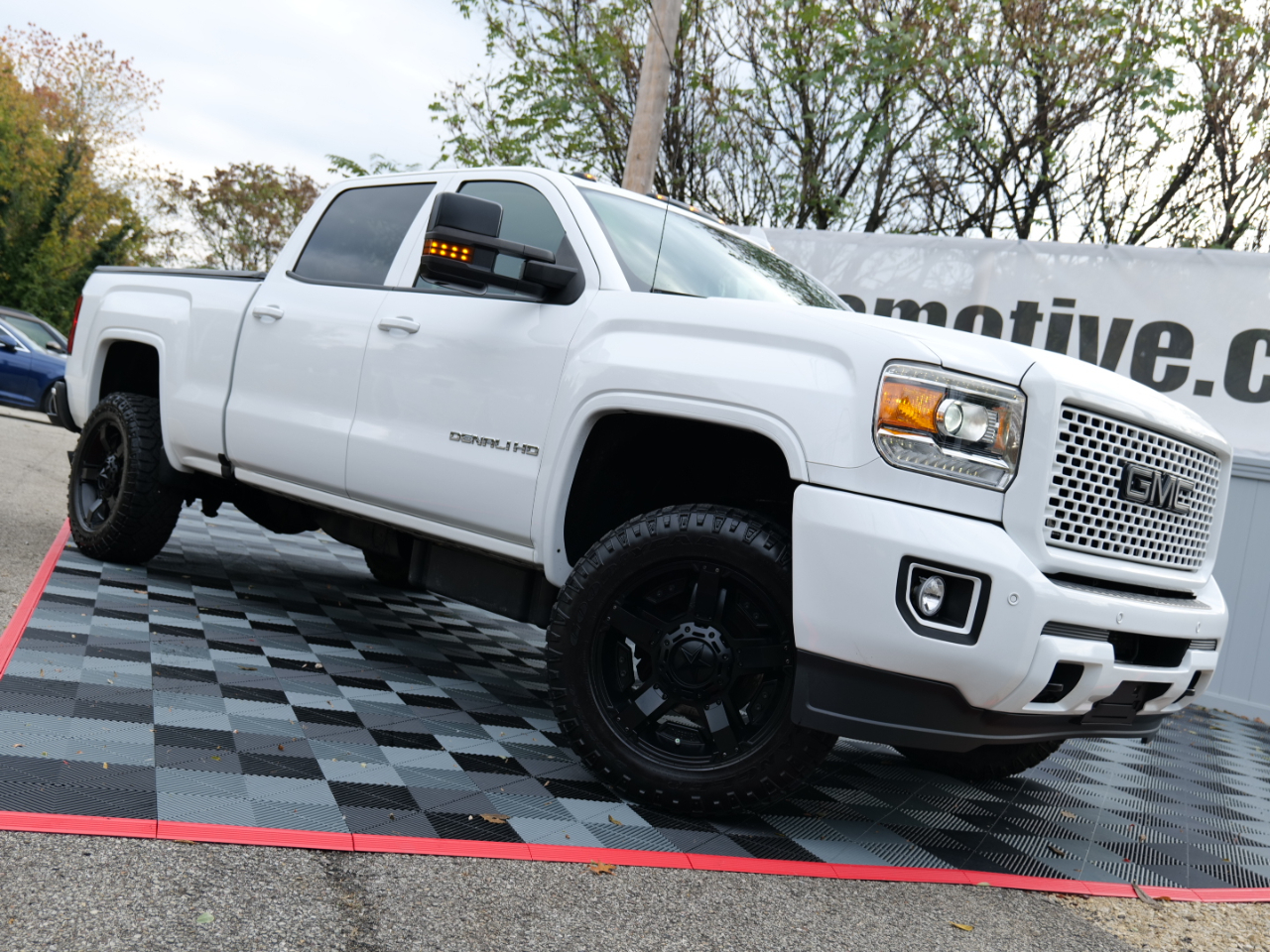 2016 GMC Sierra 2500HD 4WD Crew Cab 153.7" Denali