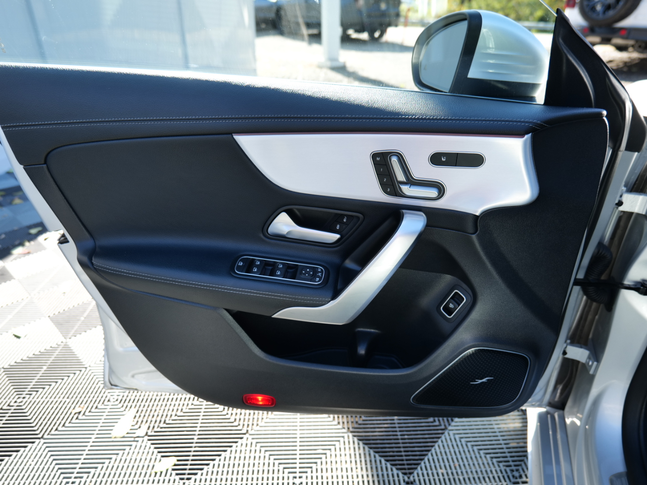 Mercedes-Benz CLA  2024 Mercedes-Benz CLA  2024