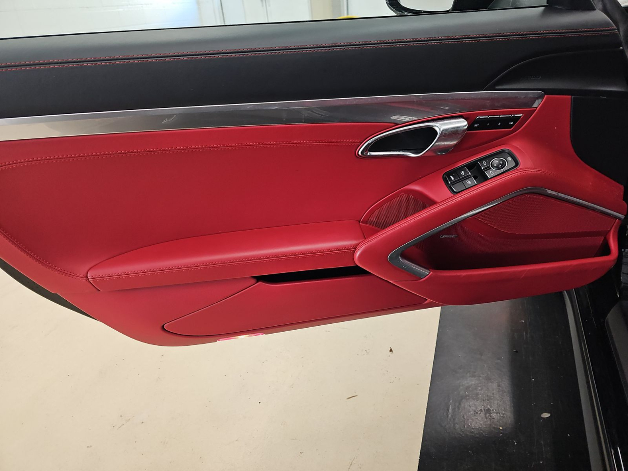 Porsche 911 2dr Cabriolet Carrera 4S 2015 Porsche 911 2dr Cabriolet Carrera 4S 2015