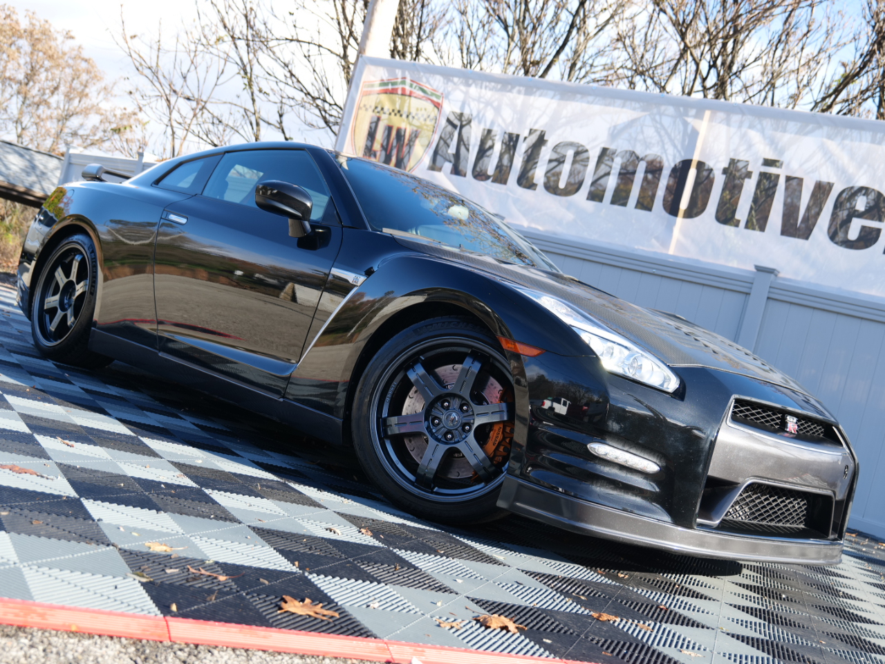 2016 Nissan GT-R 2dr Cpe Black Edition
