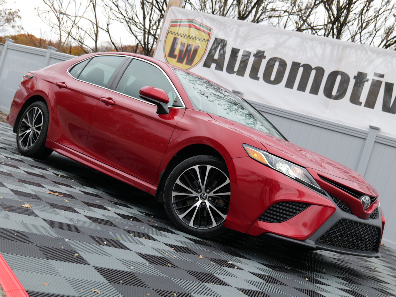 2019 Toyota Camry SE Auto (Natl)