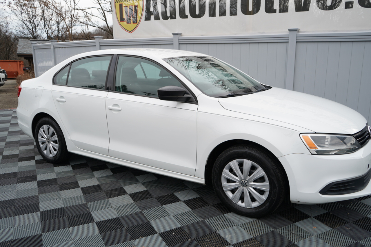 Volkswagen Jetta Sedan 4dr Auto S 2014