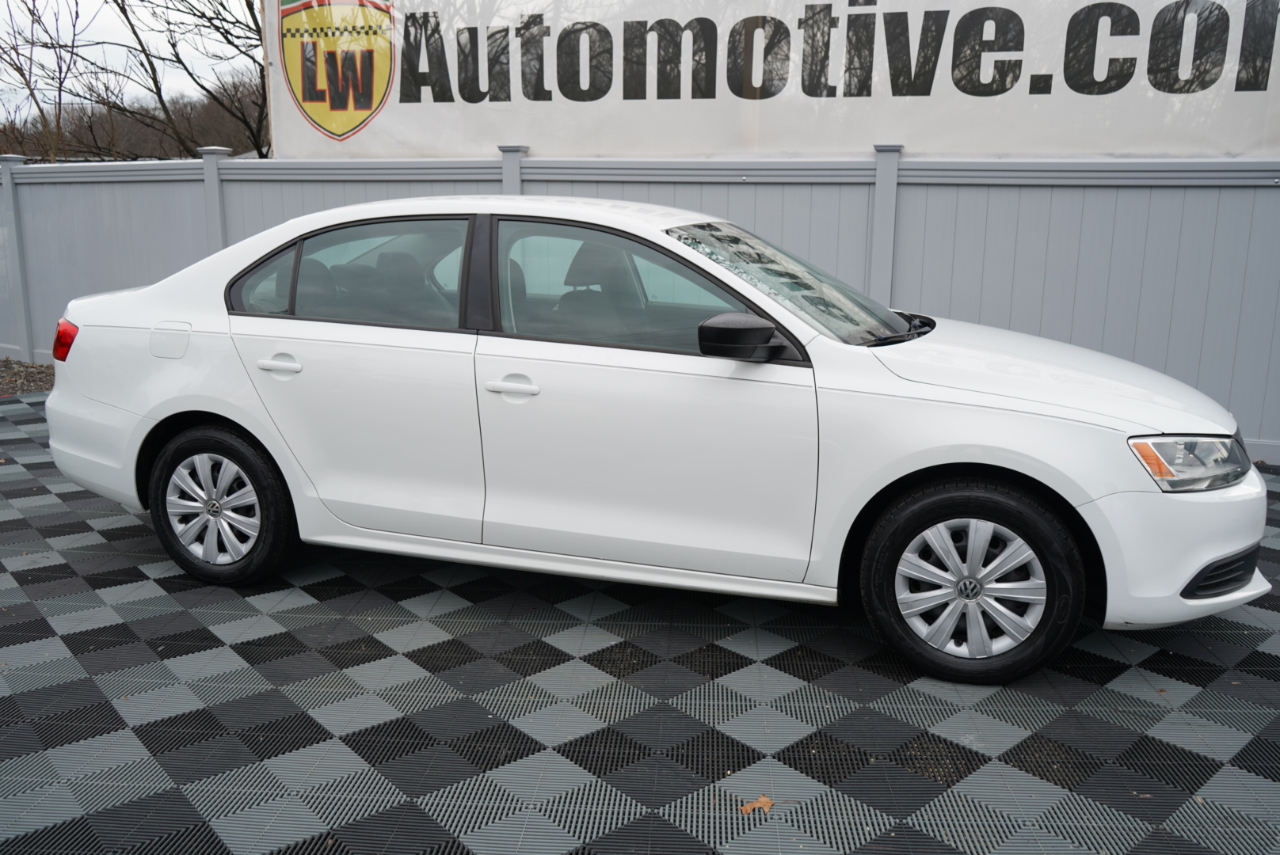 Volkswagen Jetta Sedan 4dr Auto S 2014