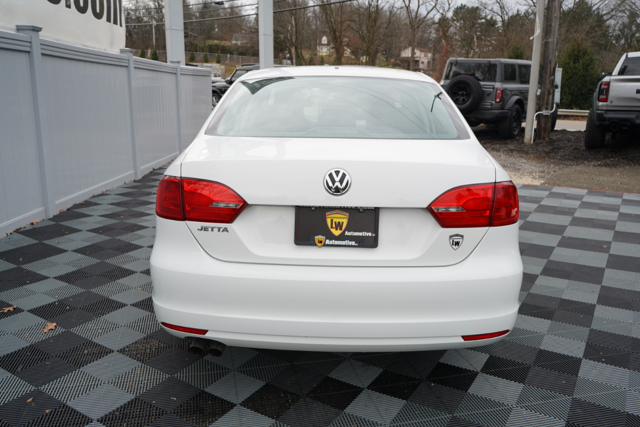 Volkswagen Jetta Sedan 4dr Auto S 2014