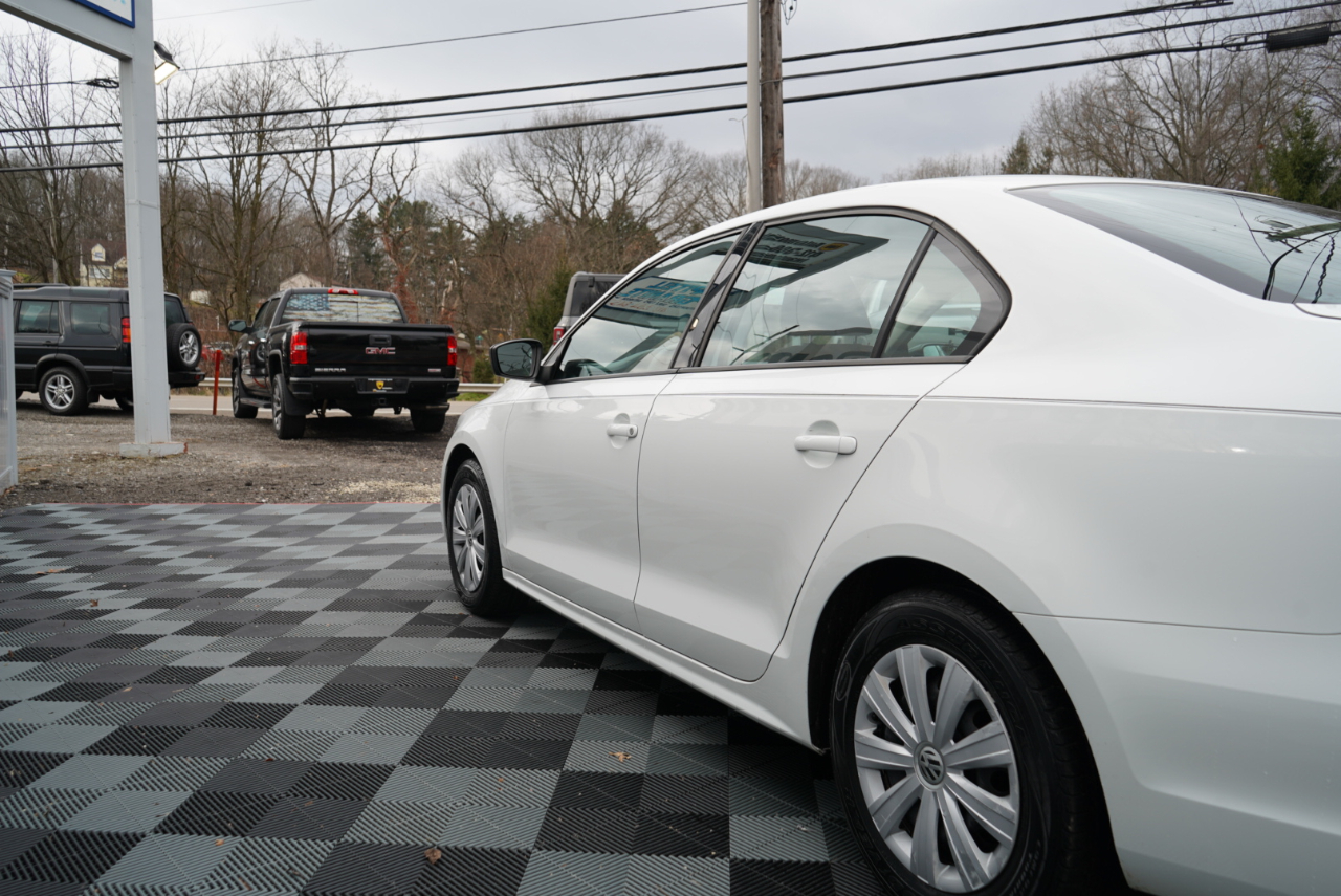 Volkswagen Jetta Sedan 4dr Auto S 2014