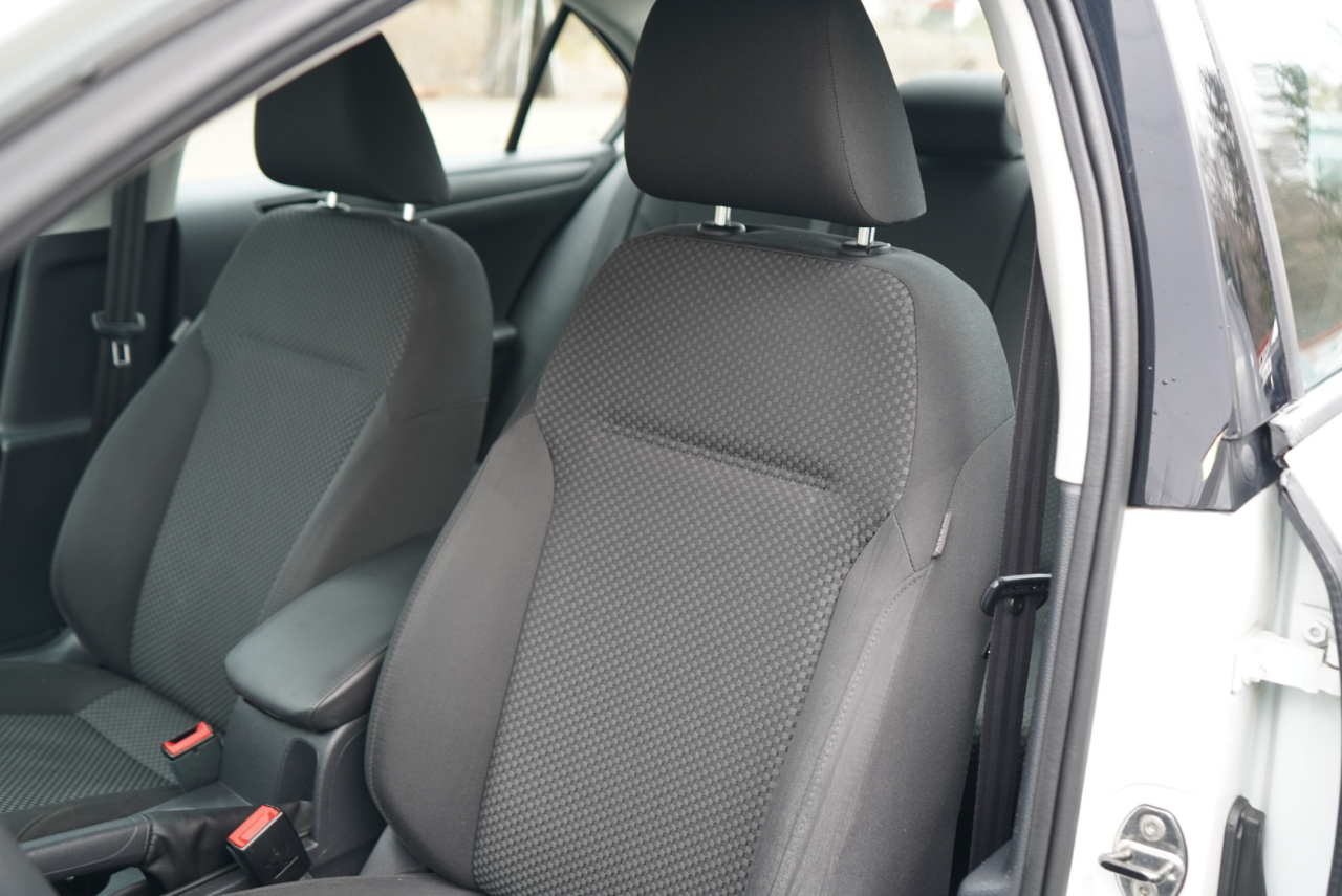 Volkswagen Jetta Sedan 4dr Auto S 2014