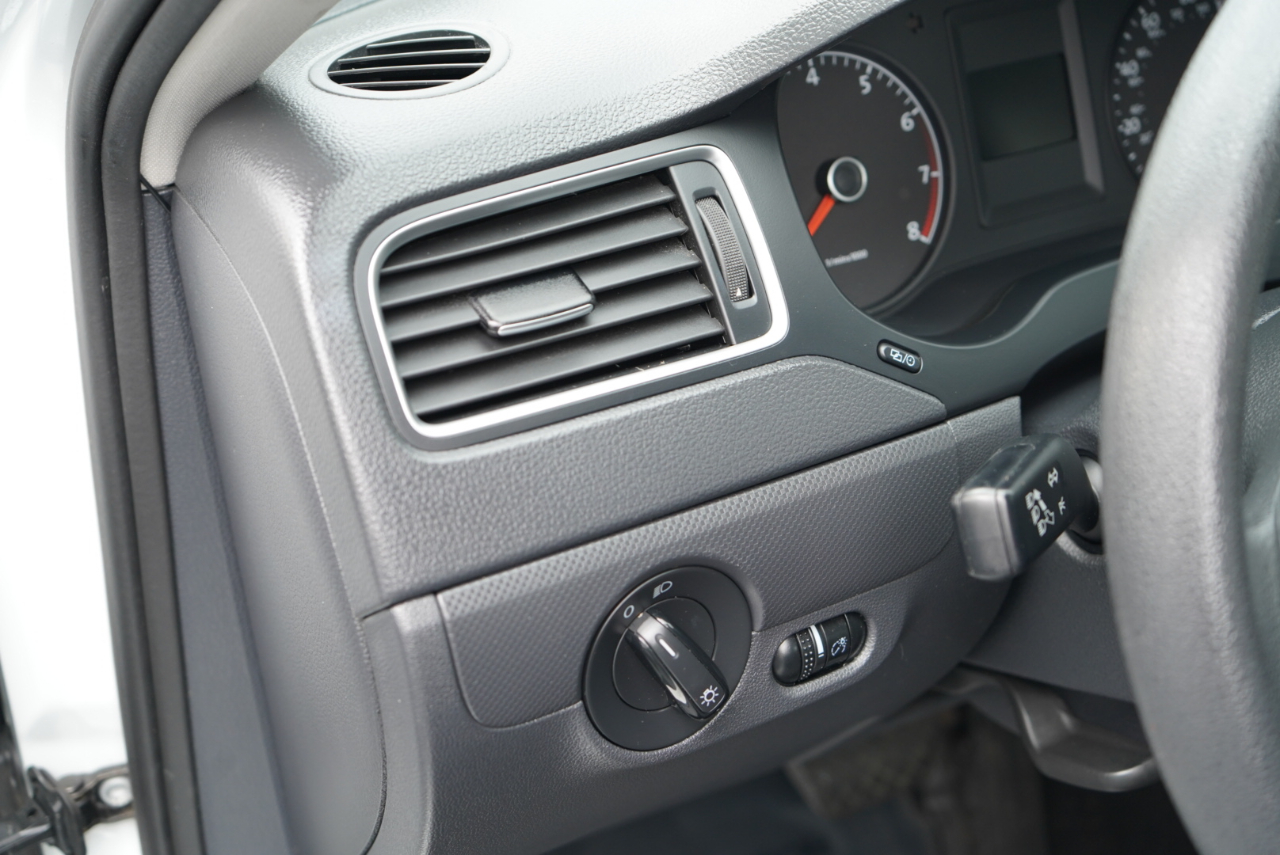 Volkswagen Jetta Sedan 4dr Auto S 2014