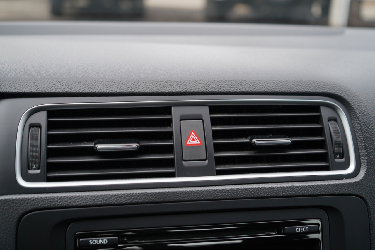 Volkswagen Jetta Sedan 4dr Auto S 2014