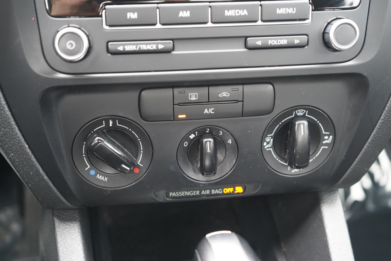 Volkswagen Jetta Sedan 4dr Auto S 2014