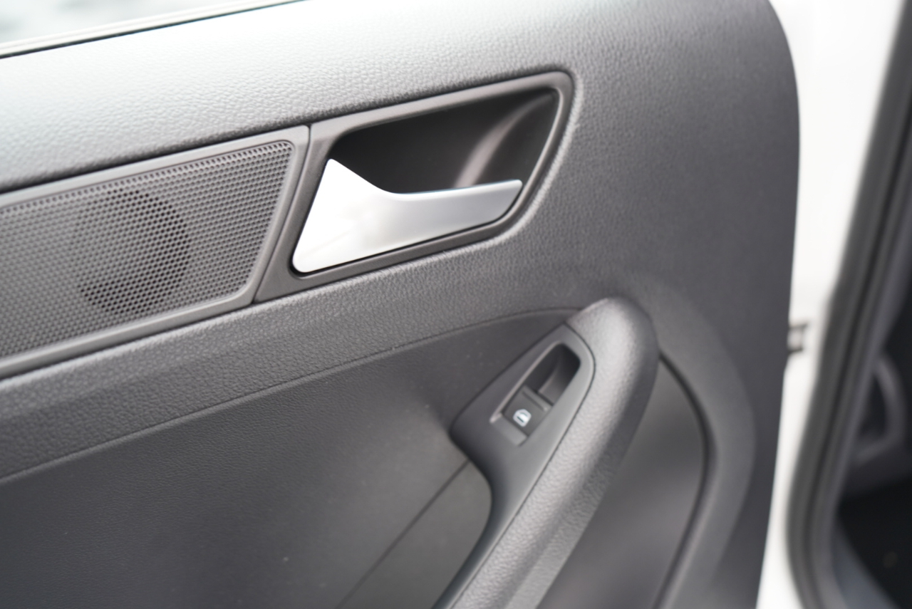 Volkswagen Jetta Sedan 4dr Auto S 2014