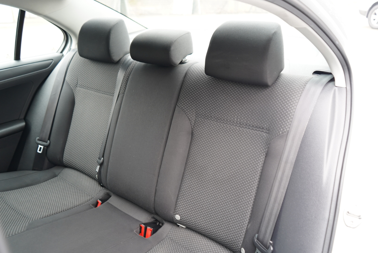 Volkswagen Jetta Sedan 4dr Auto S 2014