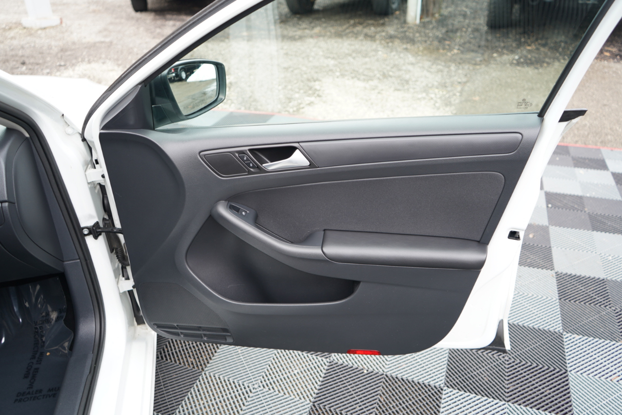 Volkswagen Jetta Sedan 4dr Auto S 2014