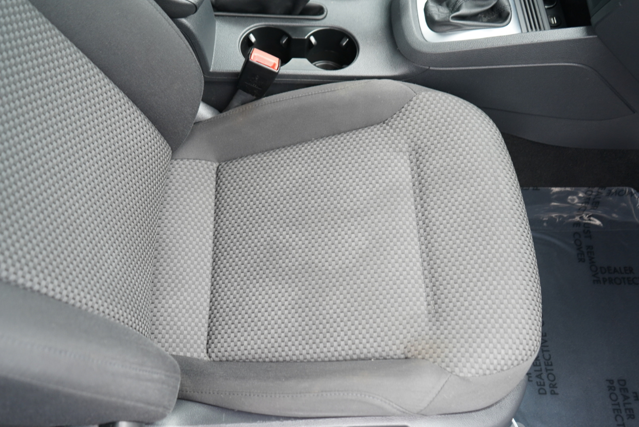 Volkswagen Jetta Sedan 4dr Auto S 2014